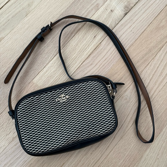 Coach Handbags - Authentic Coach crossbody ba